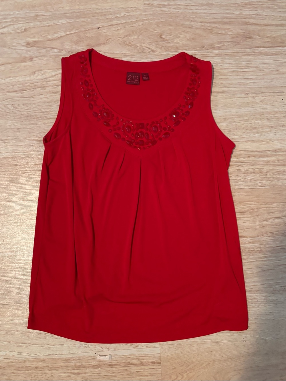 Red jewel Beaded Scoop Neck Sleeveless Top